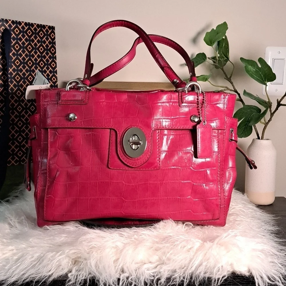 Coach NWTs Peyton Embossed Patent Leather Carryall Tote Bag